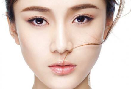 上海假体垫鼻梁多少钱 垫鼻梁的手术方法