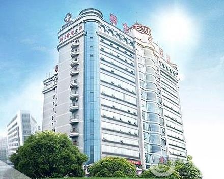 重庆骑士医院疤痕修复科是通过国际质量体系认证的单位,荣获了中国