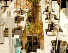 Prada推出全新Candy Kiss女性淡香精：展现女性独立自信的时尚新风貌