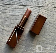 冬季粉色唇膏大盘点：打造可爱妆容