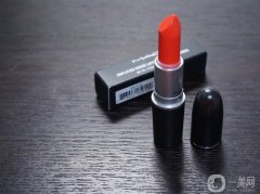 裸妆适合什么口红色号