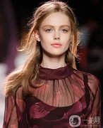 秋冬时尚发型搭配：展现你的魅力与个性