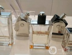 Costume National塞安斯：意大利流行风尚的独特诠释