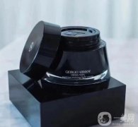 贵妇面霜阿玛尼黑钥匙面霜：奢华与效果的结合