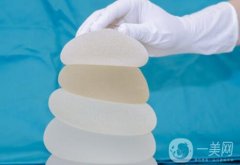 隆胸假体哪种好？可以放一辈子吗？