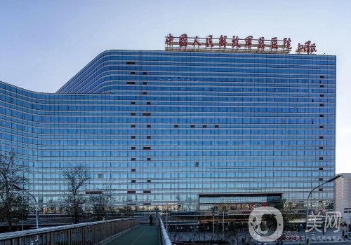 北京301医院隆胸手术费用贵吗?2025价格表及案例分享