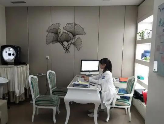 【新】洛阳微整形做眼袋医院排名榜十强点评，专家：看前三就够了！