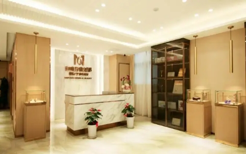 成都哪家医院隆胸比较好？上榜这几家医院都很不错哦！军大、素美、艾米丽，